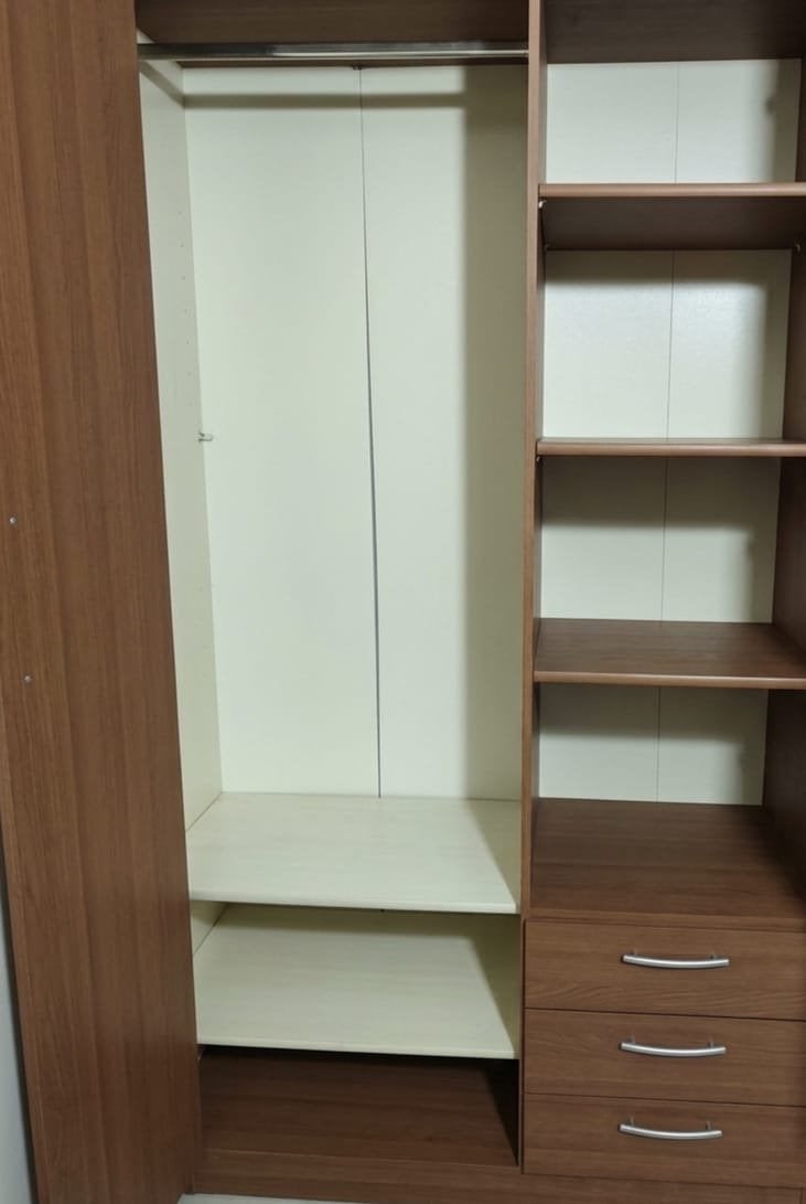 Ruime kledingkast met spiegel en lades, Huis en Inrichting, Ophalen, Gebruikt, 200 cm of meer, Met lade(s)