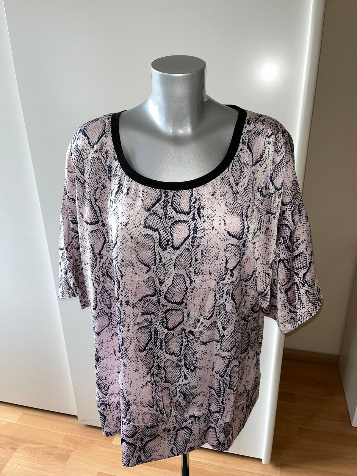 Studio Untold by Ulla Popken shirt met print maat 46/48, Ophalen of Verzenden, Zo goed als nieuw, Overige kleuren, Shirt of Top