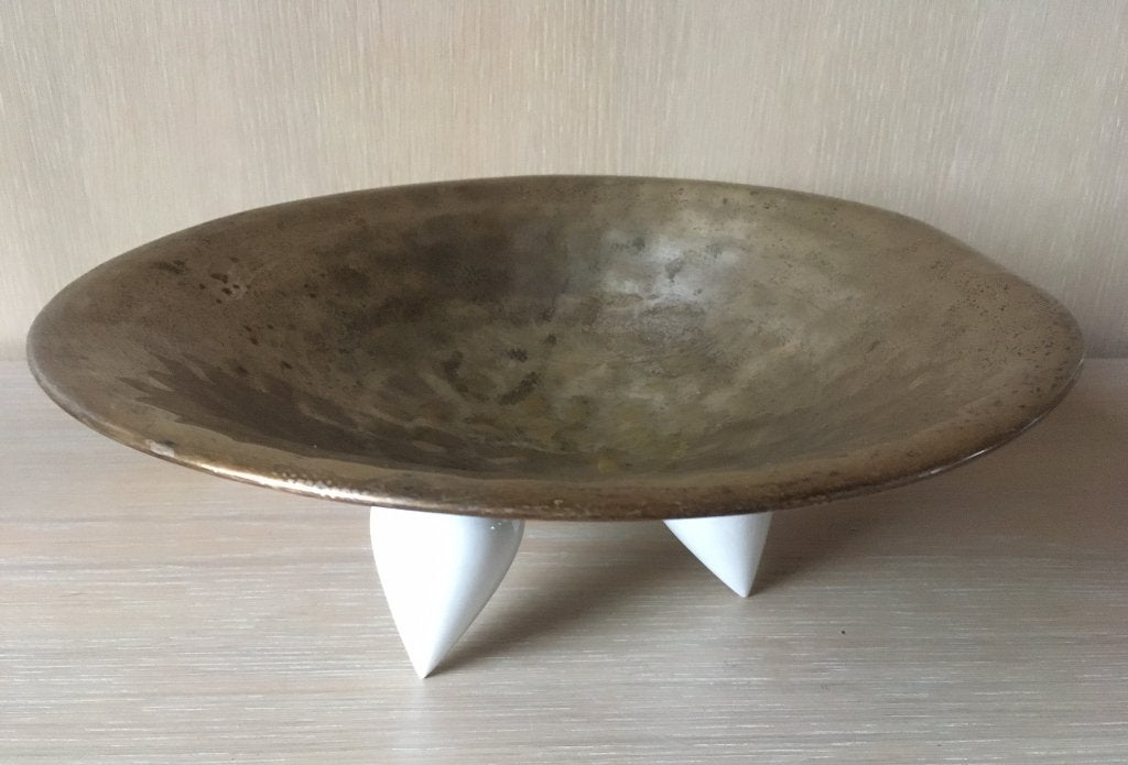 Postmoderne Memphis  UFO-schaal met conische poten, Antiek en Kunst, Meerkleurig, Ophalen of Verzenden, 12 cm, Metaal