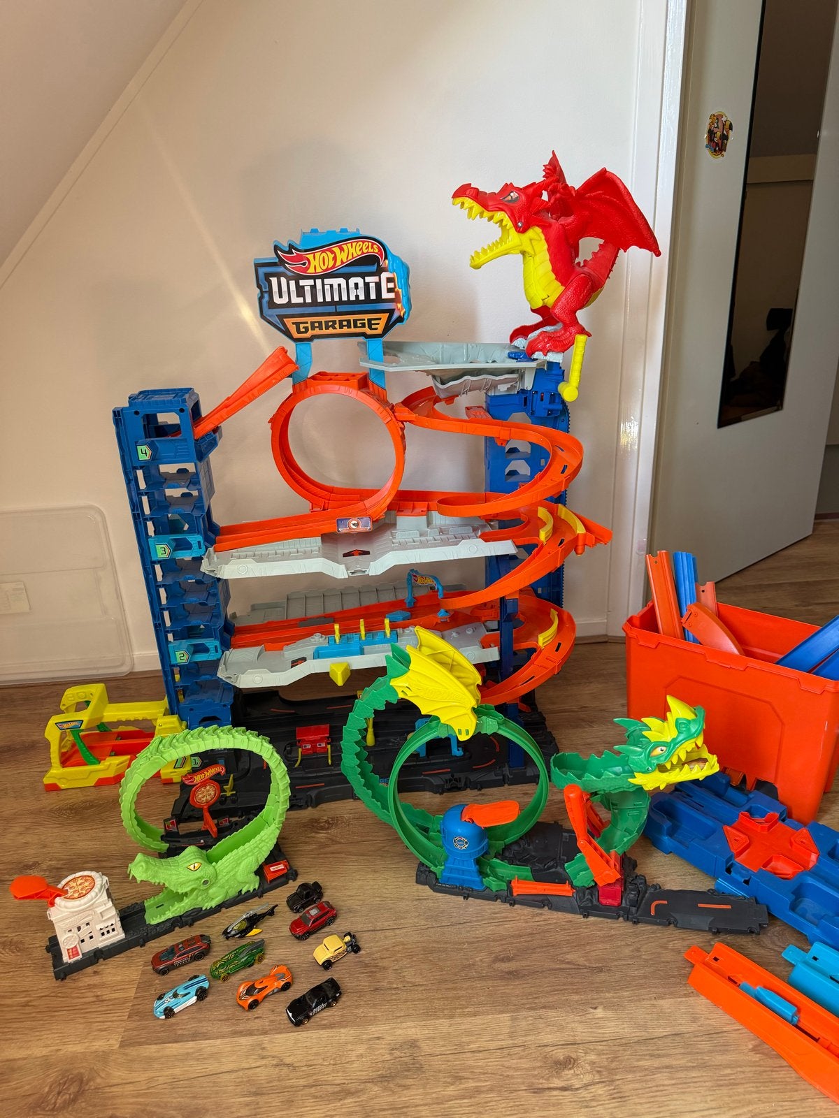 Hot Wheels Ultimate Garage met draak en extra banen, Ophalen, Gebruikt