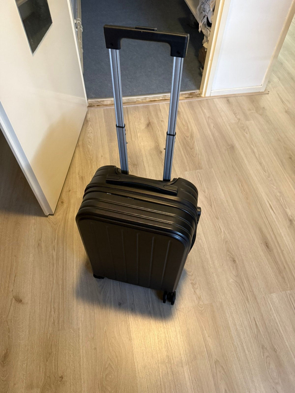 Handbage koffer gloednieuw, 50 tot 60 cm, Hard kunststof, Zo goed als nieuw, Wieltjes