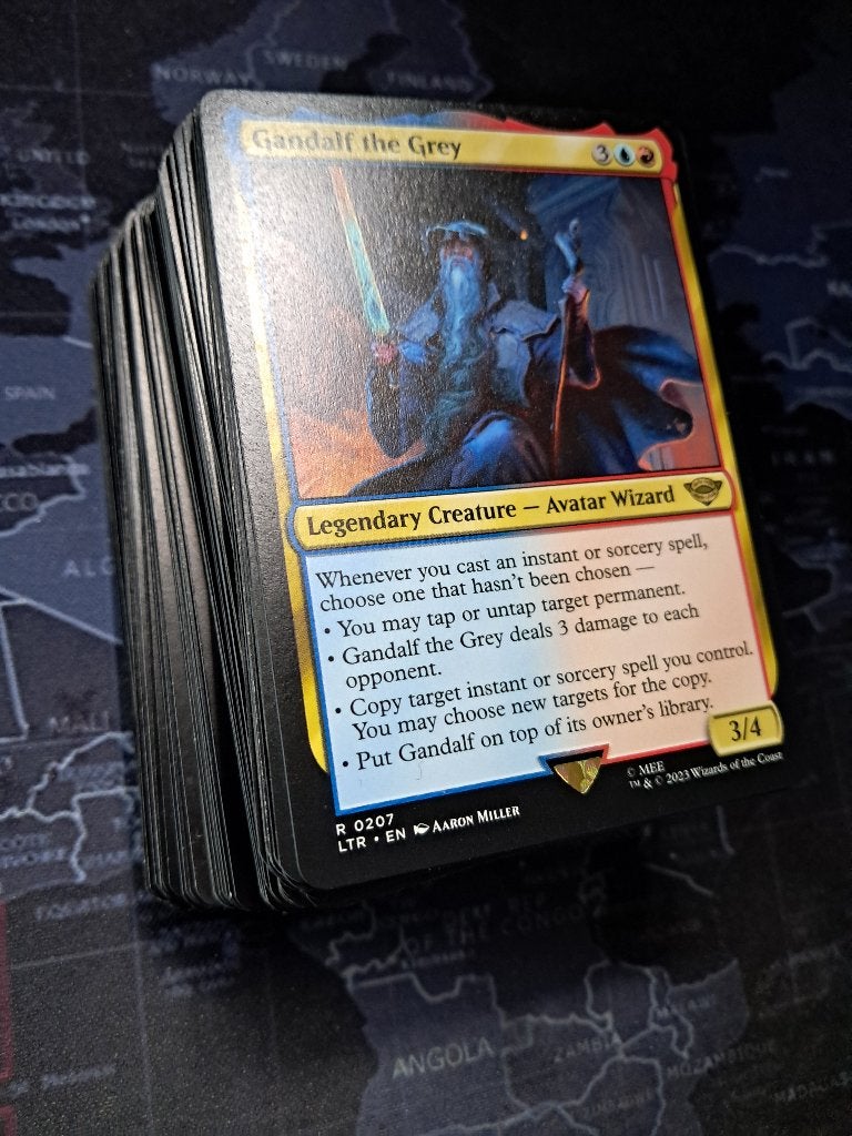 MTG Commander Budget Deck Gandalf the grey blauwrood Hobbit, Ophalen of Verzenden, Zo goed als nieuw, Speeldeck