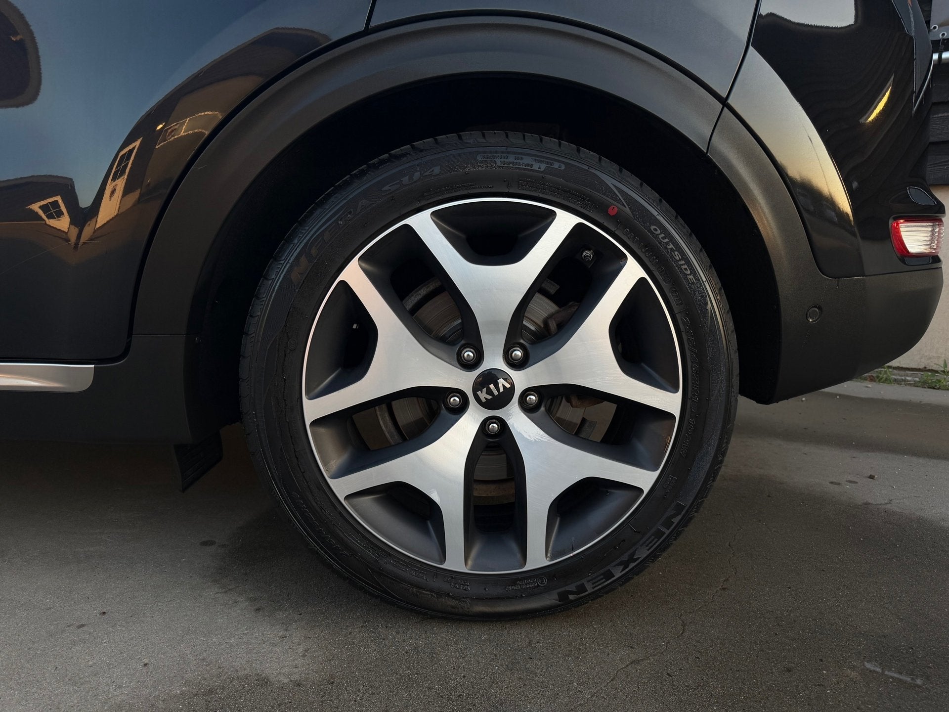 Kia SPORTAGE 1.6 T-GDI 4WD GT-Line Pano Leder Trekhaak, Auto's, Dealer onderhouden, Gebruikt, 4 cilinders, Zwart