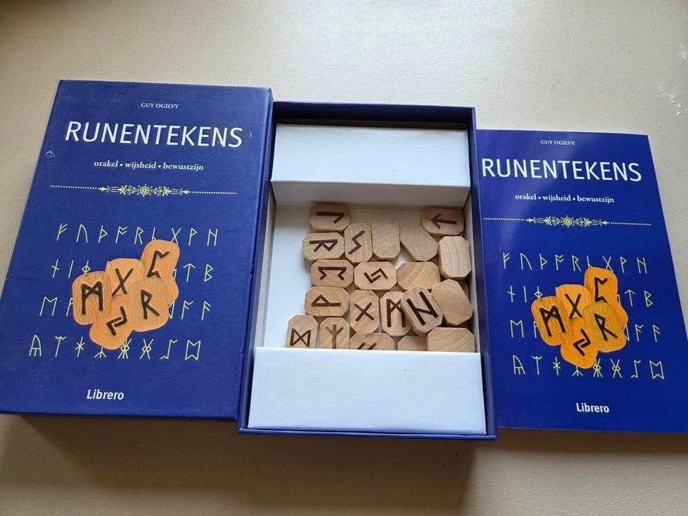 Runentekens: Orakel, Wijsheid, Bewustzijn - Guy Ogilvy, Ophalen of Verzenden