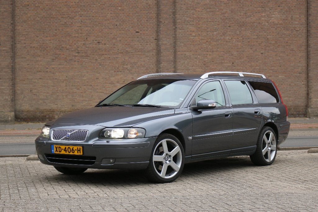 Volvo V70 2.3 T5 - Unieke verschijning, handbak, 310 PK, Voorwielaandrijving, 1556 kg, 1800 kg, Beige