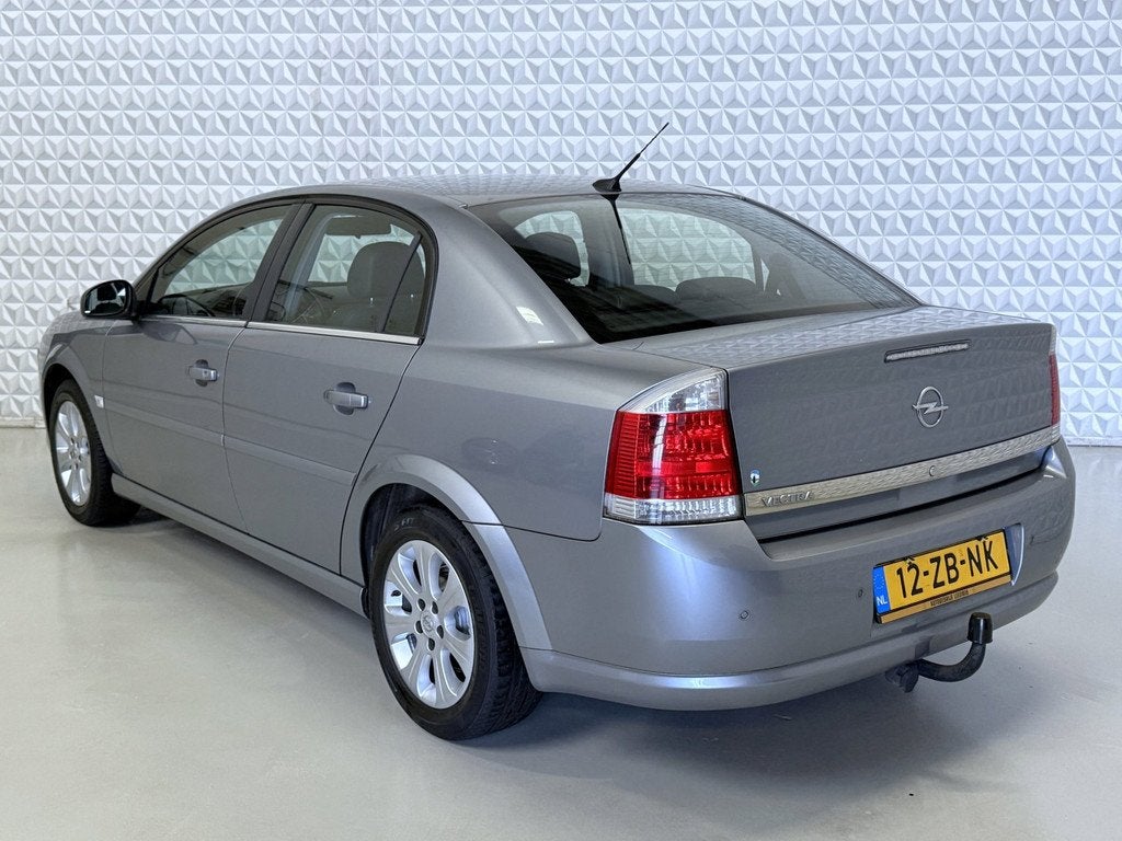 Opel Vectra 1.6-16V Airco Cruise Navigatie PDC Trekhaak(2007, Auto's, Opel, Voorwielaandrijving, 15 km/l, Gebruikt, 4 cilinders