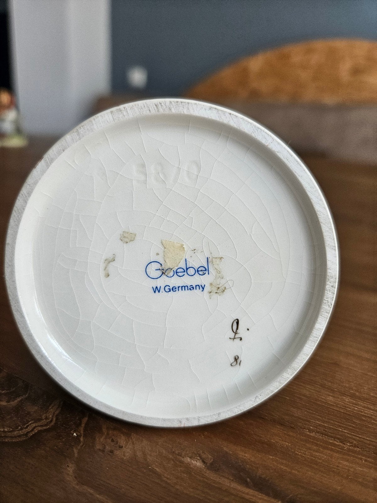 Goebel Hummeltje Jongen met Konijntjes - Vintage Beeldje, Antiek en Kunst, Ophalen of Verzenden