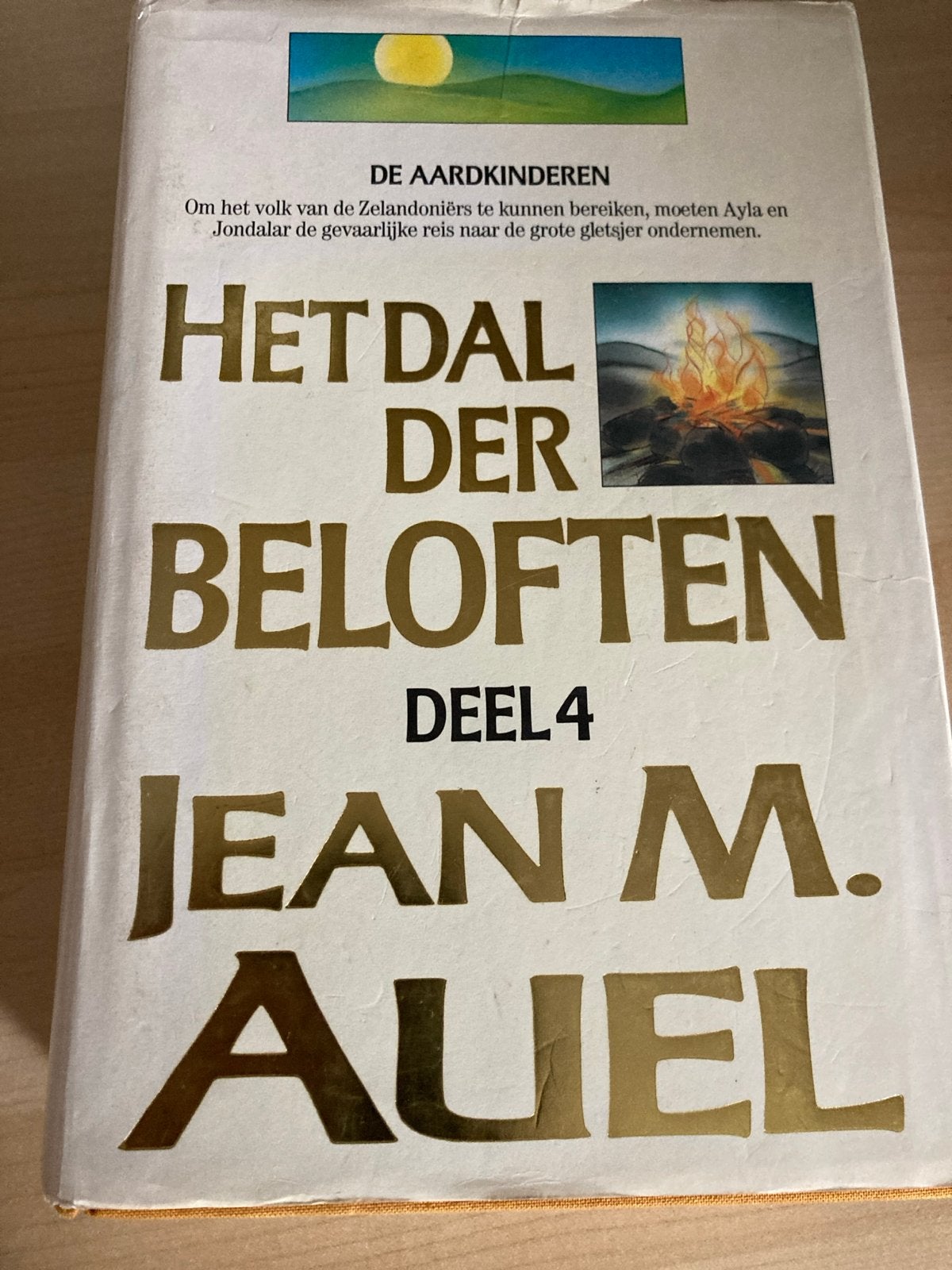 Het Dal der Beloften - De Aardkinderen Deel 4 - Jean M. Auel, Boeken, Romans, Gelezen, Nederland, Ophalen of Verzenden
