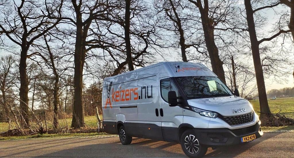 Iveco Daily 35S18 3.0D L4H2 - 750 kg Laadklep - Nieuwe Motor, Auto's, Automaat, Euro 6, 4 cilinders, Iveco