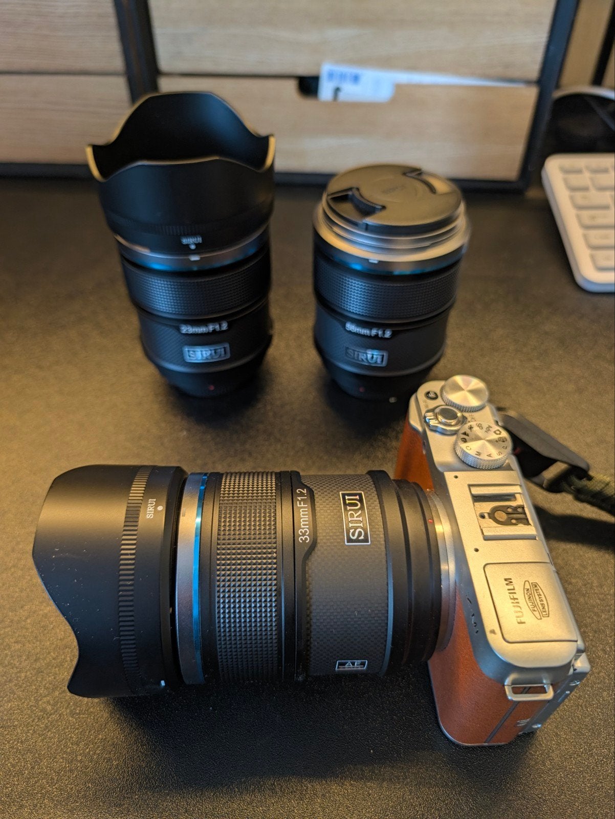 Fuji X-M1 met 23mm F1.2, 33mm F1.2 en 56mm F1.2, Ophalen of Verzenden, Zo goed als nieuw, Geen optische zoom