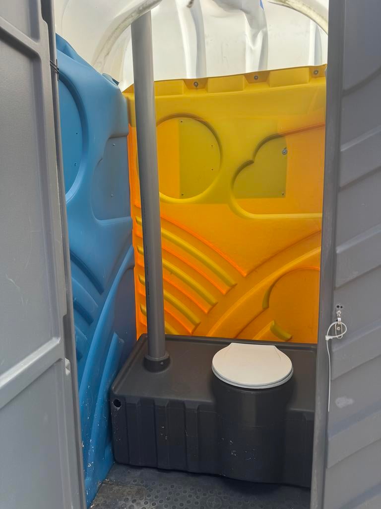 Wc cabine, dixie toilet met gat in het dak, Doe-het-zelf en Verbouw, Sanitair, Ophalen, Gebruikt, Toilet