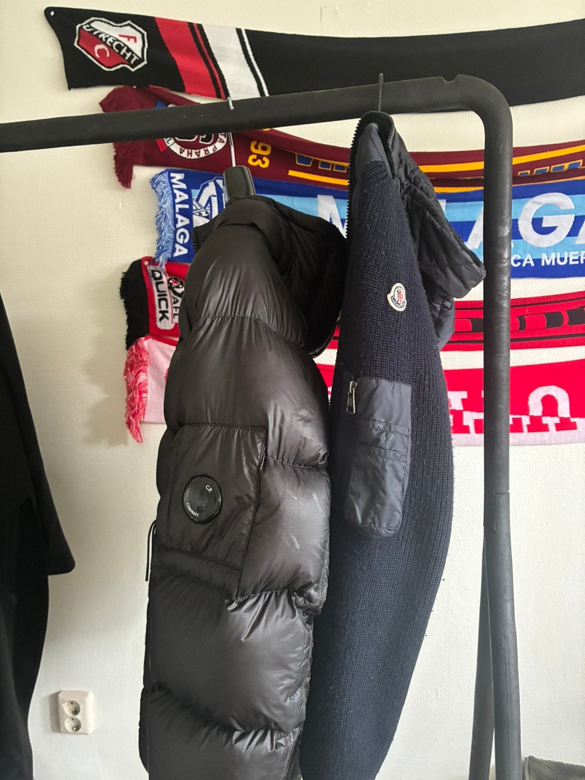 Moncler Cardigan + CP Company puffer maat M, Ophalen of Verzenden, Zo goed als nieuw, Zwart