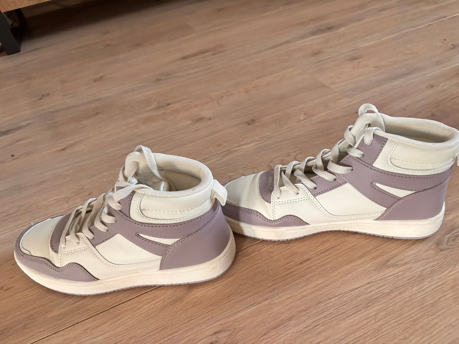 Zo goed als nieuwe sneakers, hoge kwaliteit, Kleding | Dames, Schoenen, Ophalen of Verzenden, Zo goed als nieuw, Overige kleuren