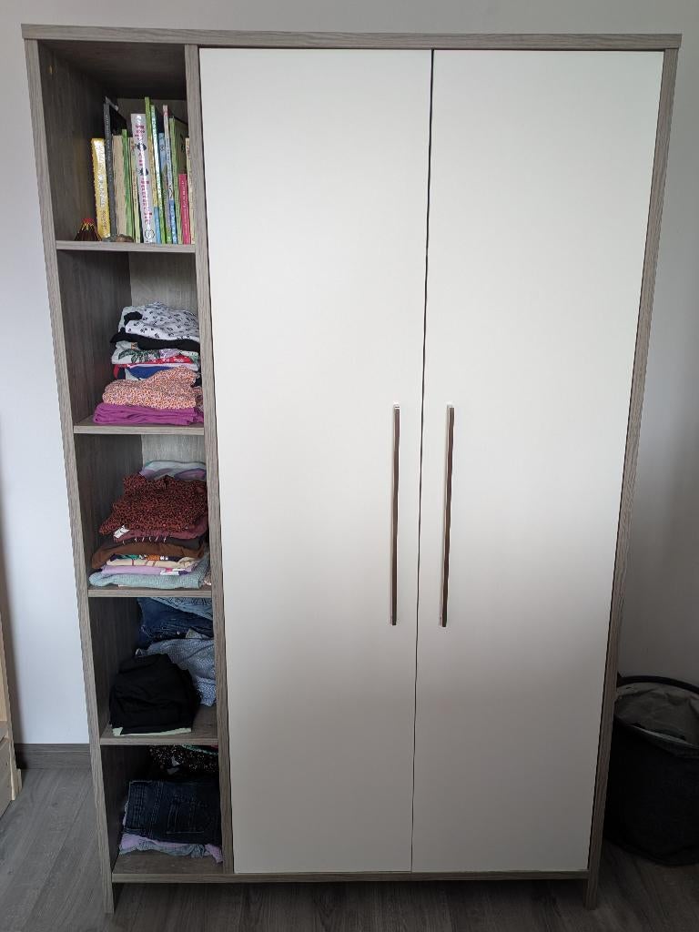 Ruime hang-legkast kinderkamer, Ophalen, Met deur(en), Gebruikt, 100 tot 150 cm
