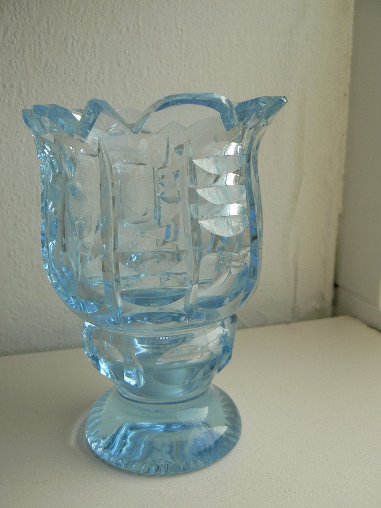 twee blauwe vaasjes, kristal.kobaltblauw geëtst en geslepen., Ophalen