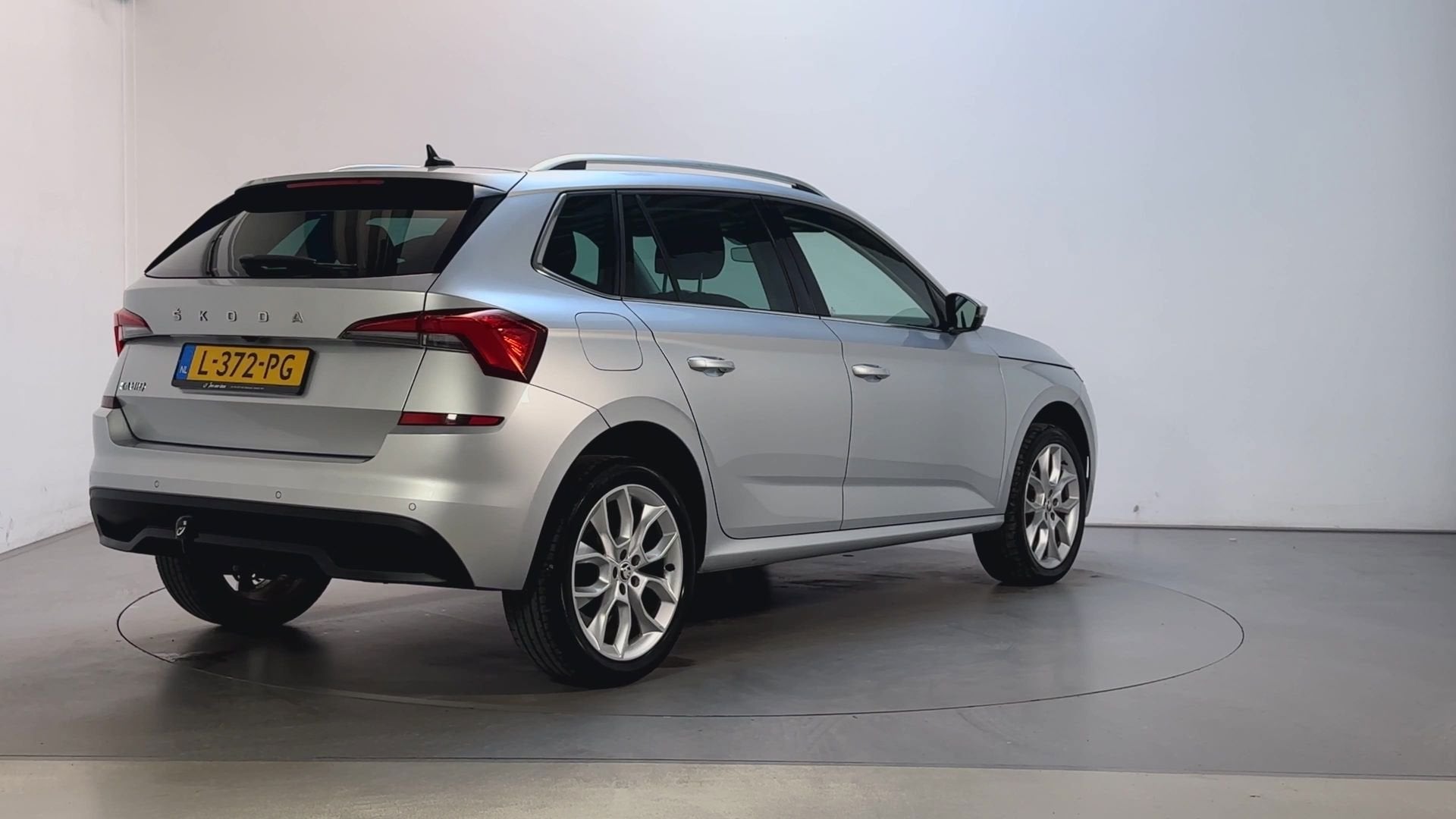 Skoda Kamiq 1.0 TSI 110pk Business Edition LED Trekhaak Came, Auto's, Voorwielaandrijving, Dealer onderhouden, Stof, Gebruikt