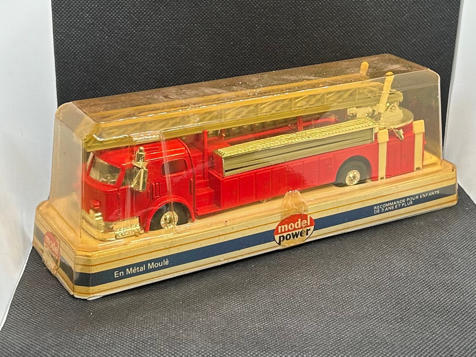Playart American LaFrance Brandweer 1:48 OVP, Verzenden, Zo goed als nieuw, Bus of Vrachtwagen