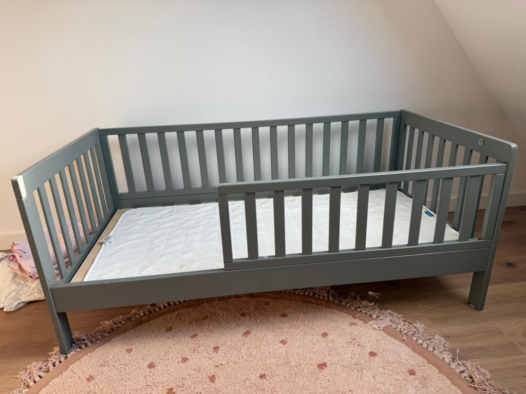 Petit Amelie Peuterbed met Aerosleep matras, Kinderen en Baby's, Kinderkamer | Bedden, Gebruikt, 70 tot 85 cm, Minder dan 140 cm