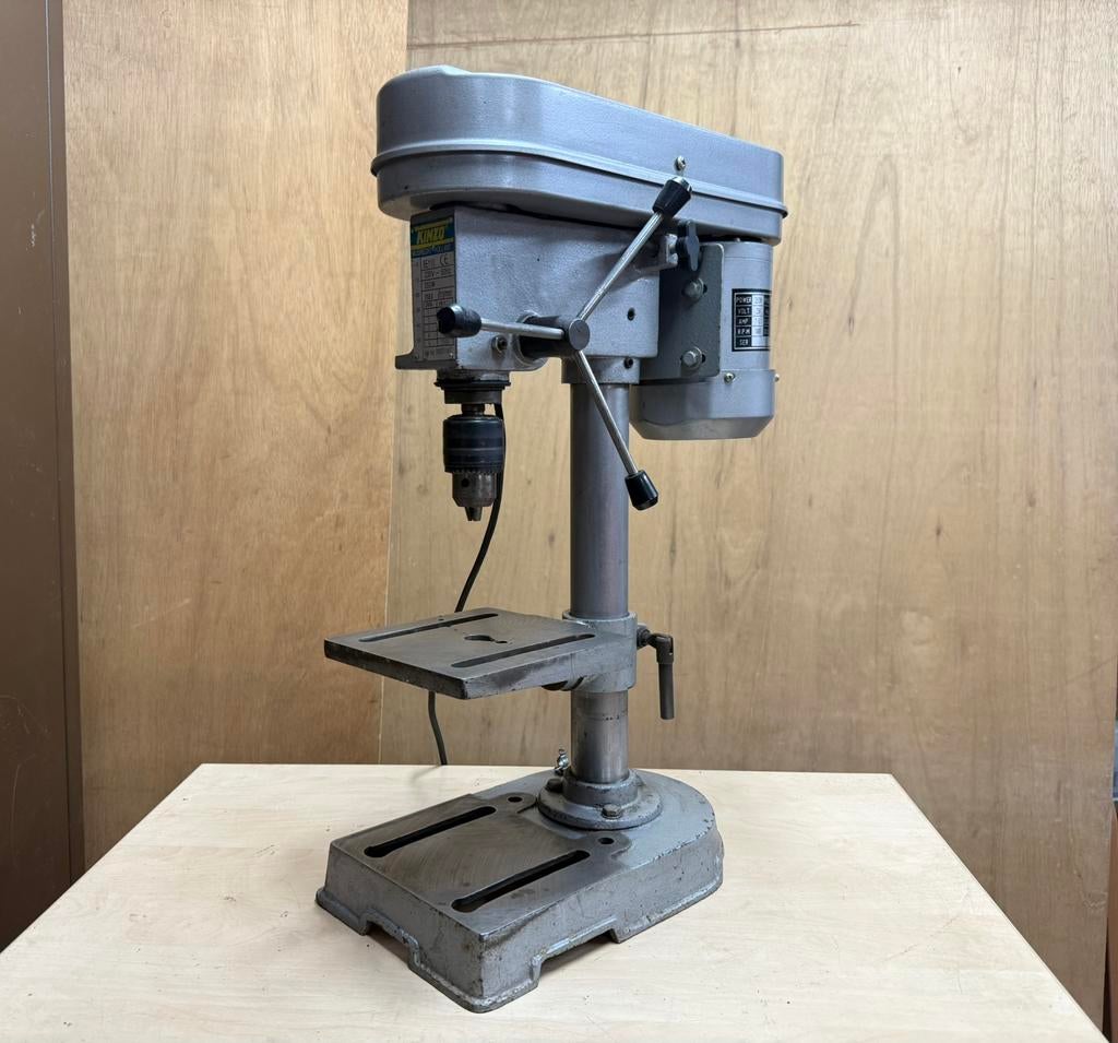 Kinzo Kolomboormachine, Ophalen, Gebruikt, Variabele snelheid, Minder dan 400 watt