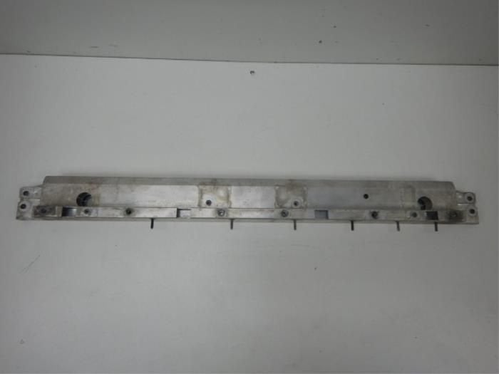 Range Rover Evoque L551 Bumperbalk, Ophalen of Verzenden, Gebruikt, Voor, Bumper