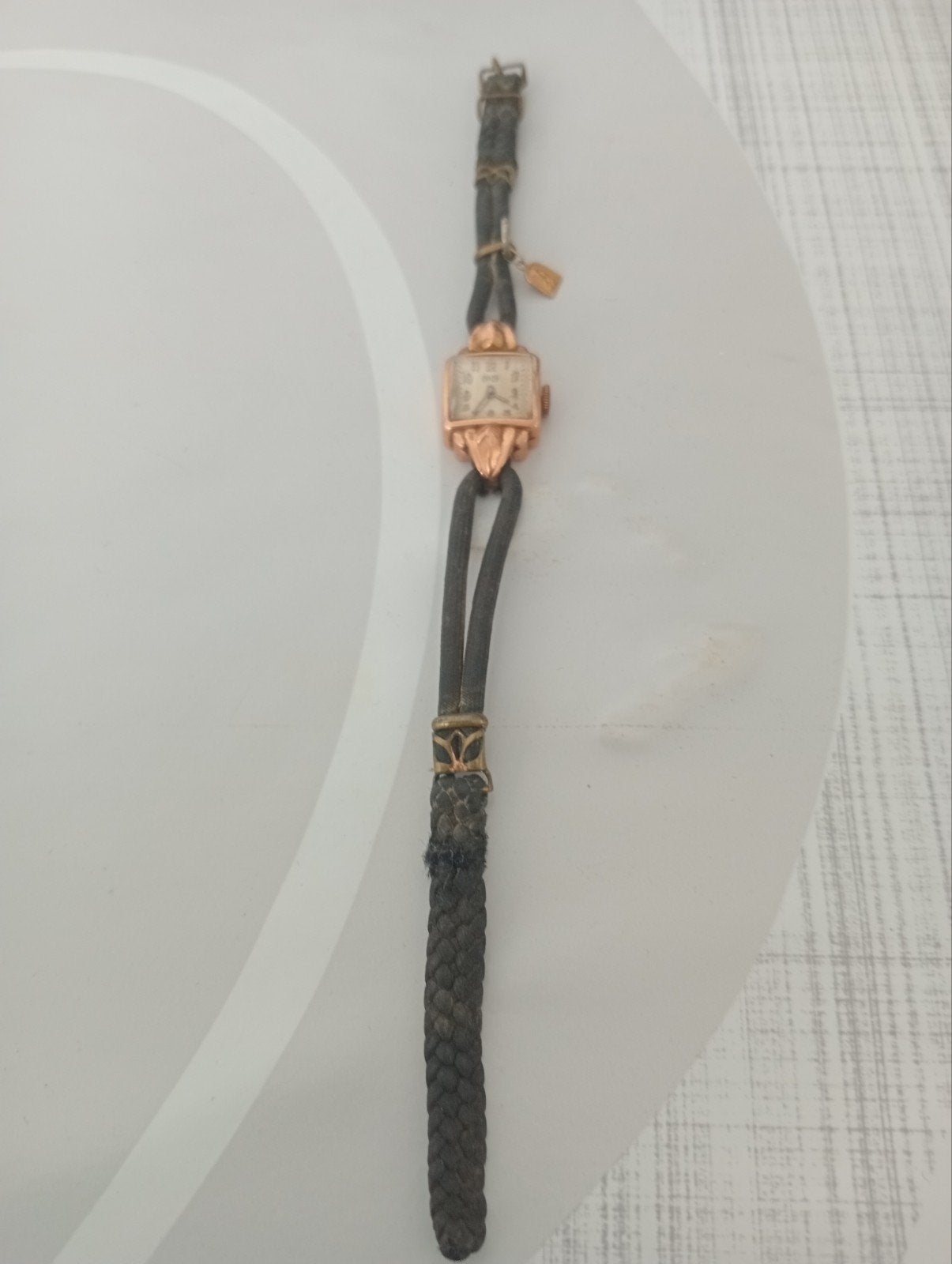 Vintage gouden dames polshorloge met gevlochten band, Sieraden, Tassen en Uiterlijk, Horloges | Dames, Overige merken, Gebruikt