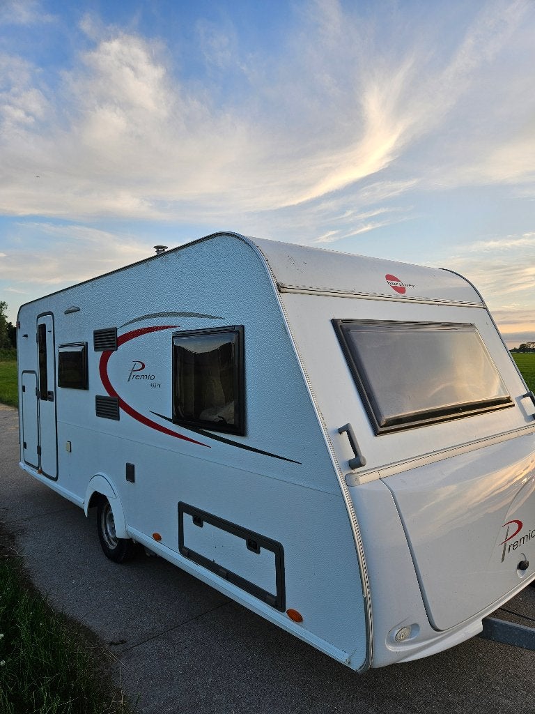 Bürstner Premio 495 TK caravan (2013) te koop!, Caravans en Kamperen, Dwarsbed, Treinzit, 750 - 1000 kg, Bürstner