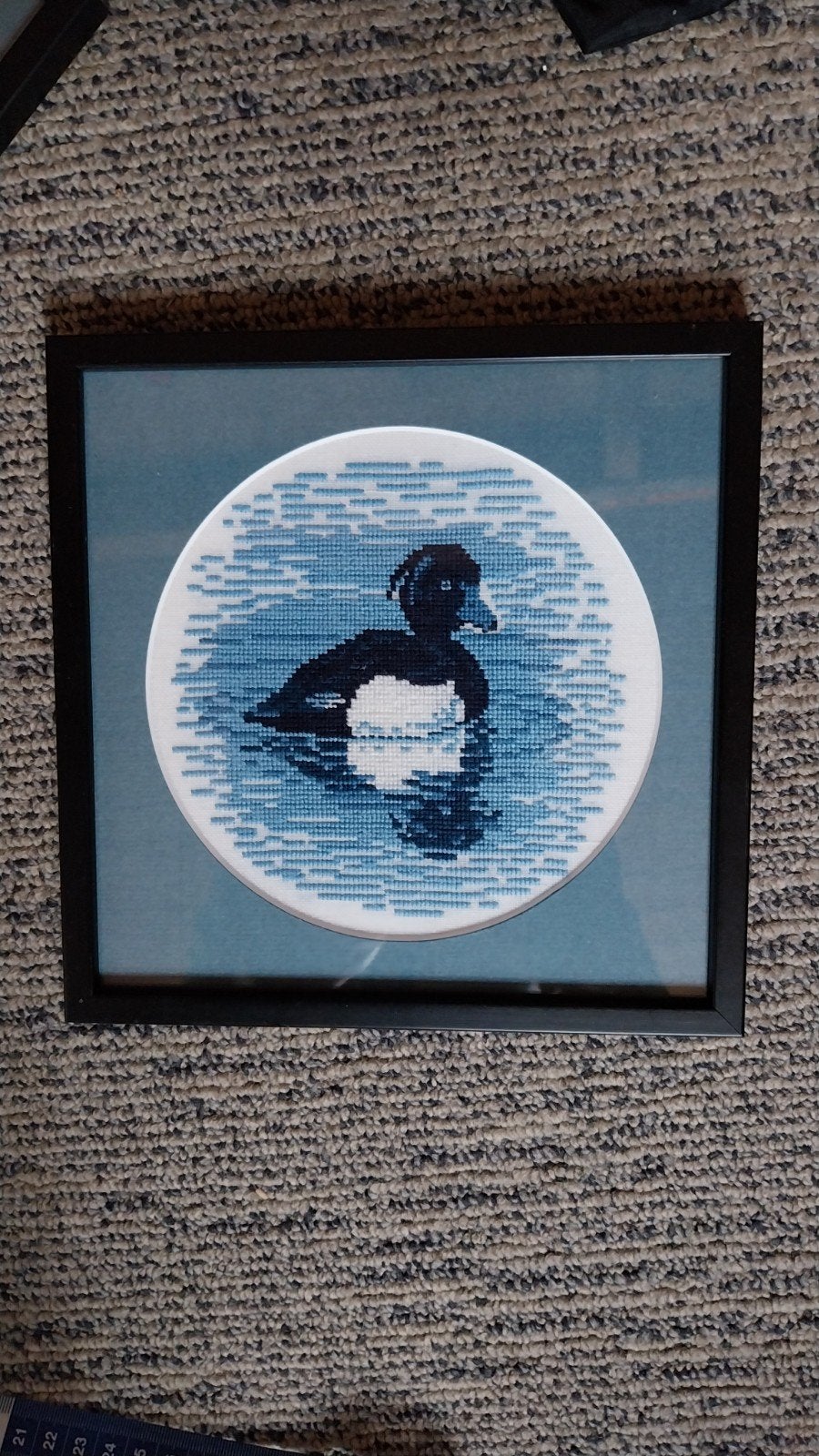 leuk schilderijtje, met een geborduurde kuifeend, Ophalen, Minder dan 50 cm, Oorspronkelijke maker, Zo goed als nieuw