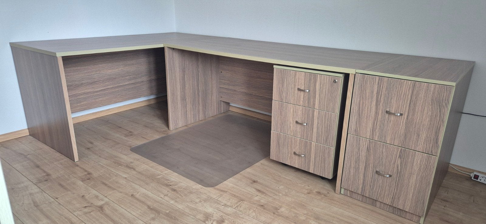Ruim hoekbureau met lades en bijpassende kast, Huis en Inrichting, Bureaus, Ophalen, Met lades, Gebruikt, 365 cm