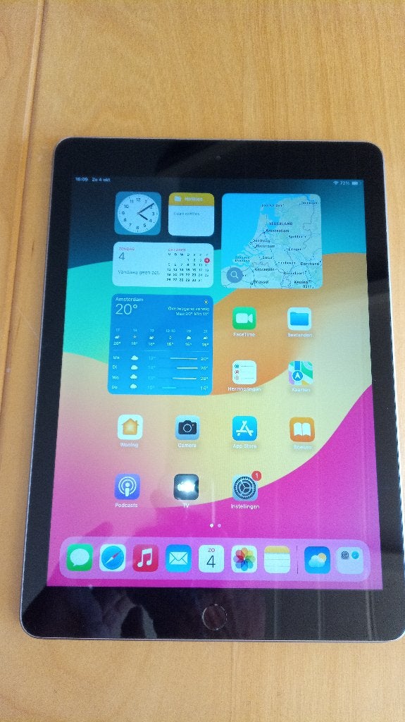 Ipad 6e gerenatie, 10 inch, 32 GB, Zo goed als nieuw, Wi-Fi