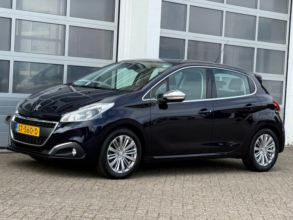 Peugeot 208 1.2 Puretech 82Pk Blue Lease Executive Navi Pdc, Voorwielaandrijving, Gebruikt, 1199 cc, 23 km/l
