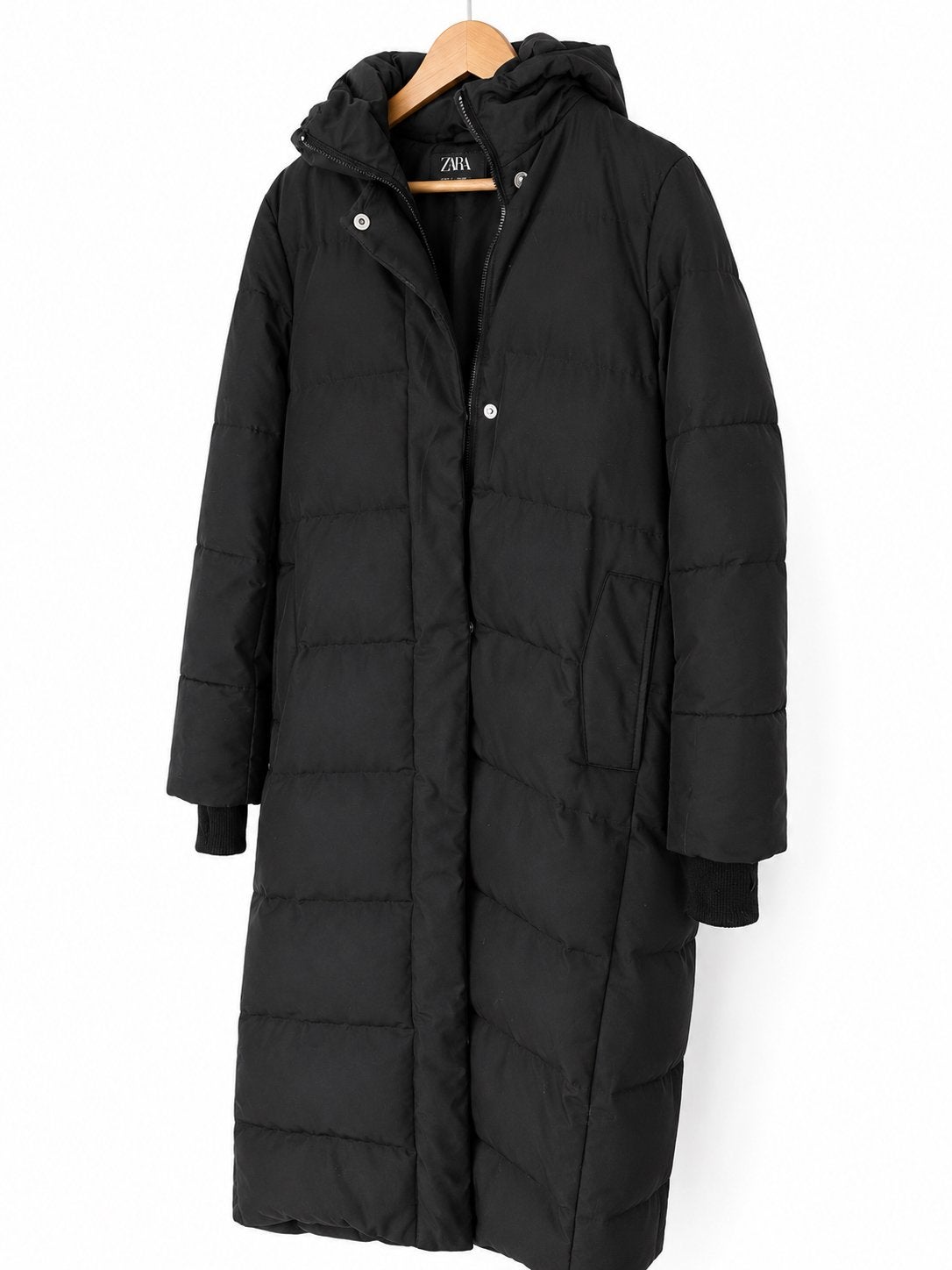 Zara Lange Zwarte Gewatteerde Jas met Capuchon, Kleding | Dames, Jassen | Winter, Ophalen of Verzenden, Zo goed als nieuw, Maat 34 (XS) of kleiner