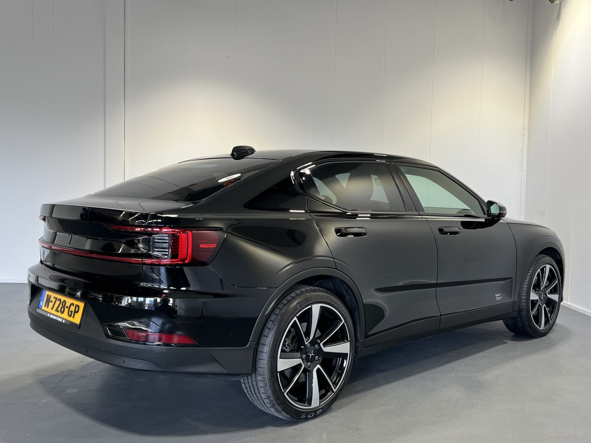 Polestar 2 Standard Range Single Motor 63kWh | LM Velgen 19", Auto's, Polestar 2, Gebruikt, Zwart, 24 min