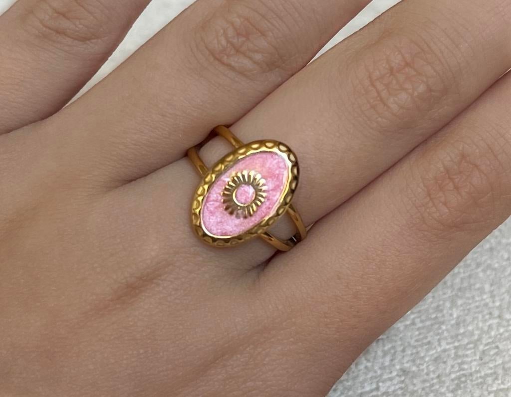 Gouden ring met roze detail, NIEUW, Overige materialen, Nieuw, Ophalen of Verzenden, Roze