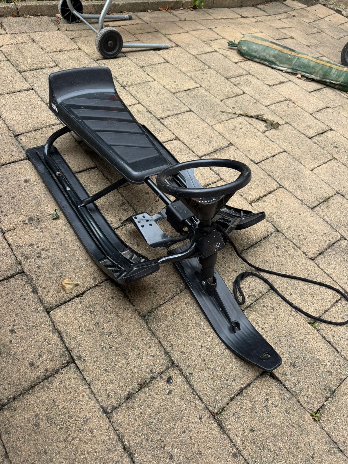 Xq max Snowracer slee met stuur, Ophalen, Rem, Gebruikt, Kunststof