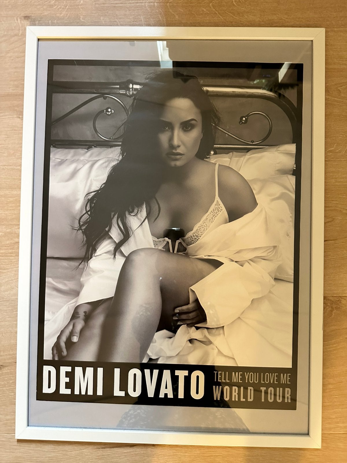 Poster Demi Lovato, Verzamelen, Ophalen, Rechthoekig Staand, Met lijst, Zo goed als nieuw
