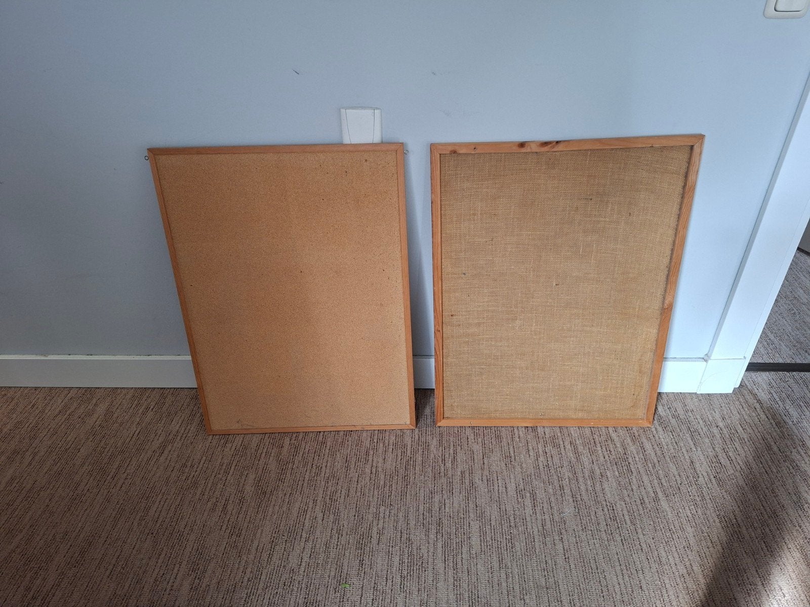 Twee prikborden met houten frame, Ophalen, Gebruikt, Prikbord