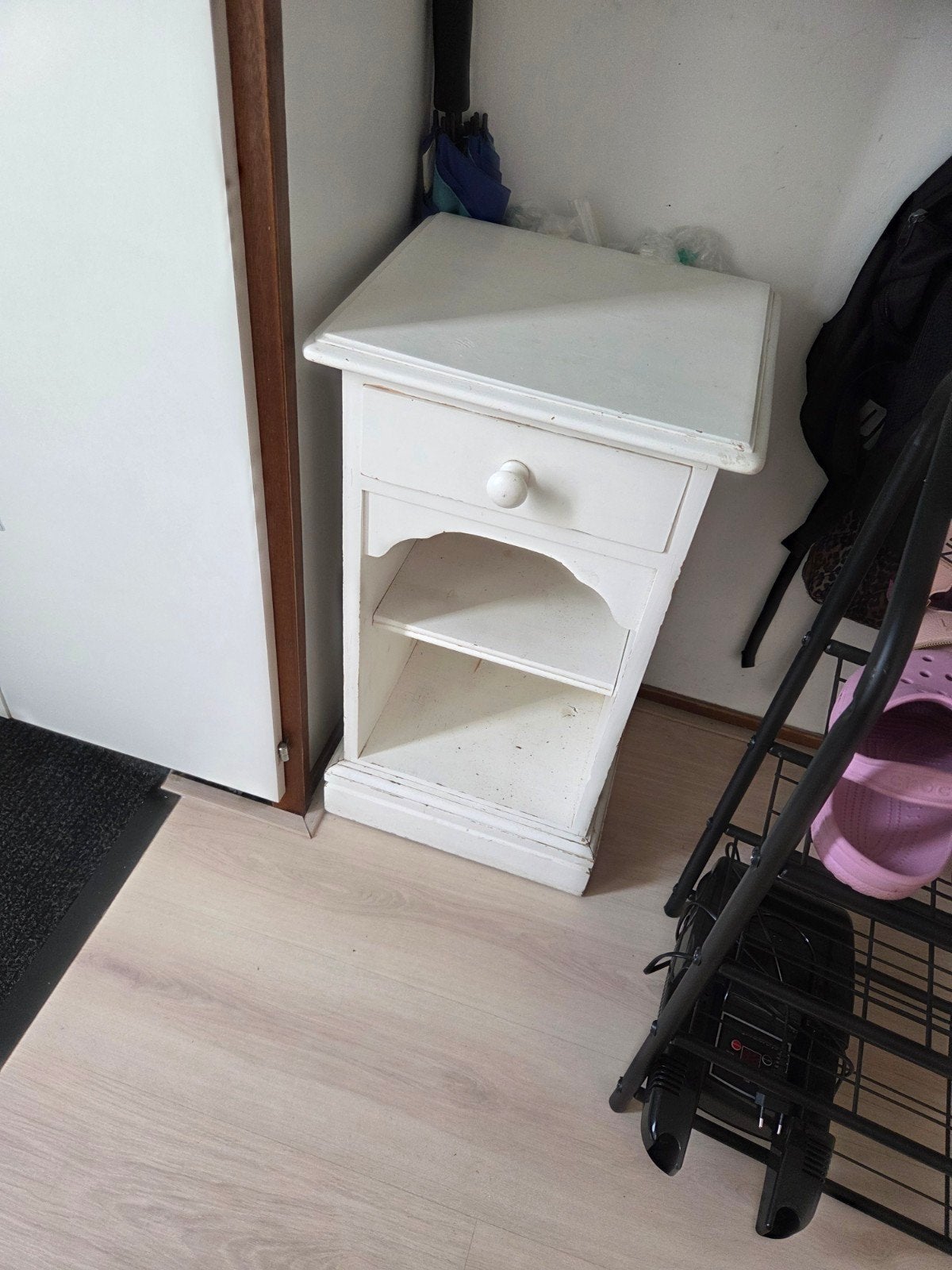 Gratis klein wit kastje met lade en plankjes, Huis en Inrichting, Ophalen, Gebruikt