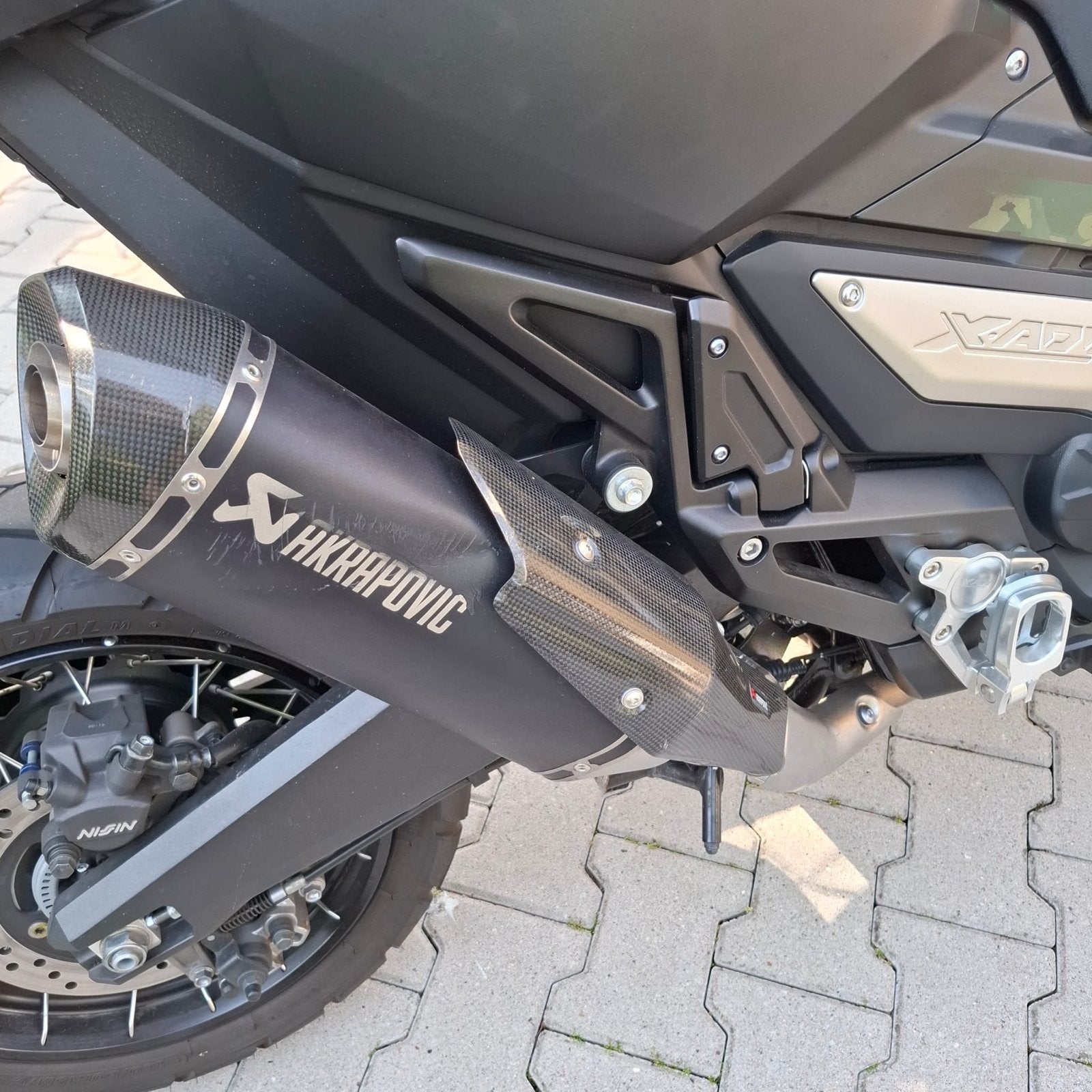 Akrapovic uitlaat met mooi geluid, Ophalen, Gebruikt