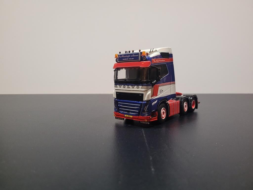 Wsi Volvo fh5  van Waalwijk, Hobby en Vrije tijd, Modelauto's | 1:50, Ophalen of Verzenden, Nieuw, Bus of Vrachtwagen, Wsi