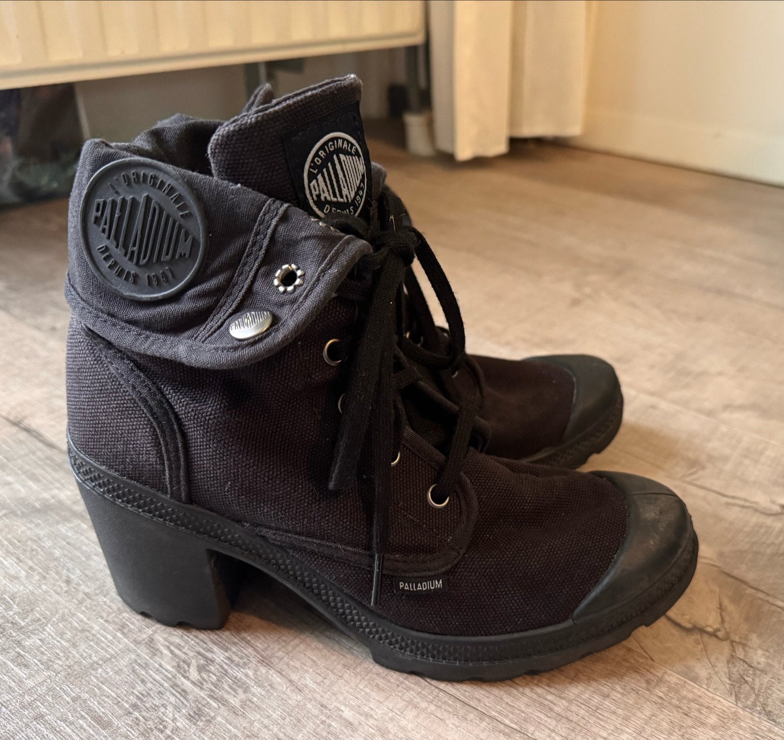 Zwarte originele Palladium schoenen met hak, maat 39, Kleding | Dames, Ophalen of Verzenden, Gedragen, Zwart, Schoenen met hoge hakken