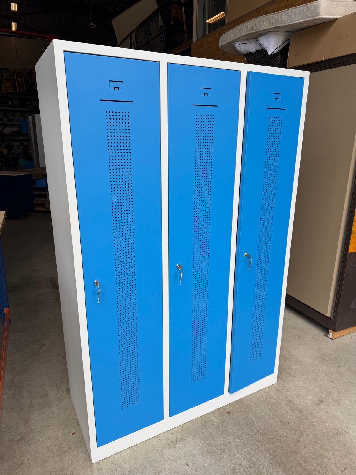 Nieuwe blauw-witte locker kast (3 deuren), Ophalen, Nieuw, Metaal