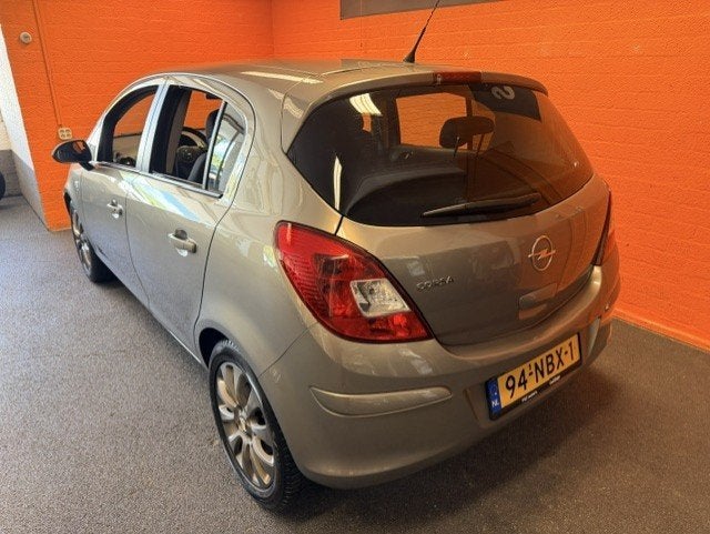 Opel Corsa 1.2 16V / 5 DEURS / '111' EDITION / CARPLAY!, Auto's, Voorwielaandrijving, Euro 5, Gebruikt, Zwart