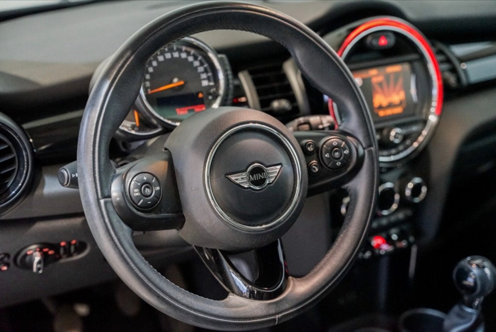 Foto 13 van Mini Cooper S (f56) 2.0 192pk 2015  (koppeling te vervangen)