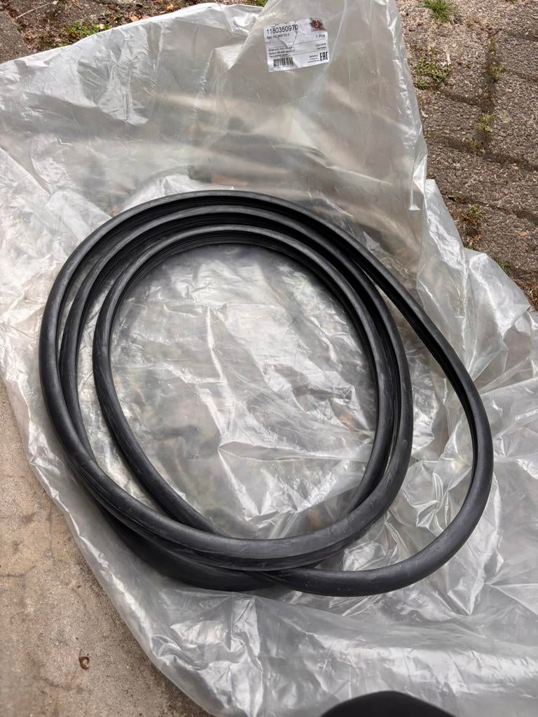 VW T3 voorruit rubber nieuw, Auto-onderdelen, Ophalen of Verzenden, Nieuw, Bumper