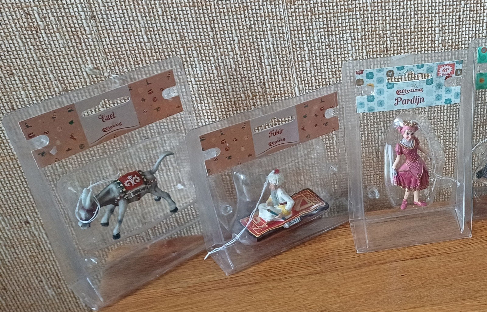 Efteling hangers, Ophalen of Verzenden, Nieuw, Button of Speldje