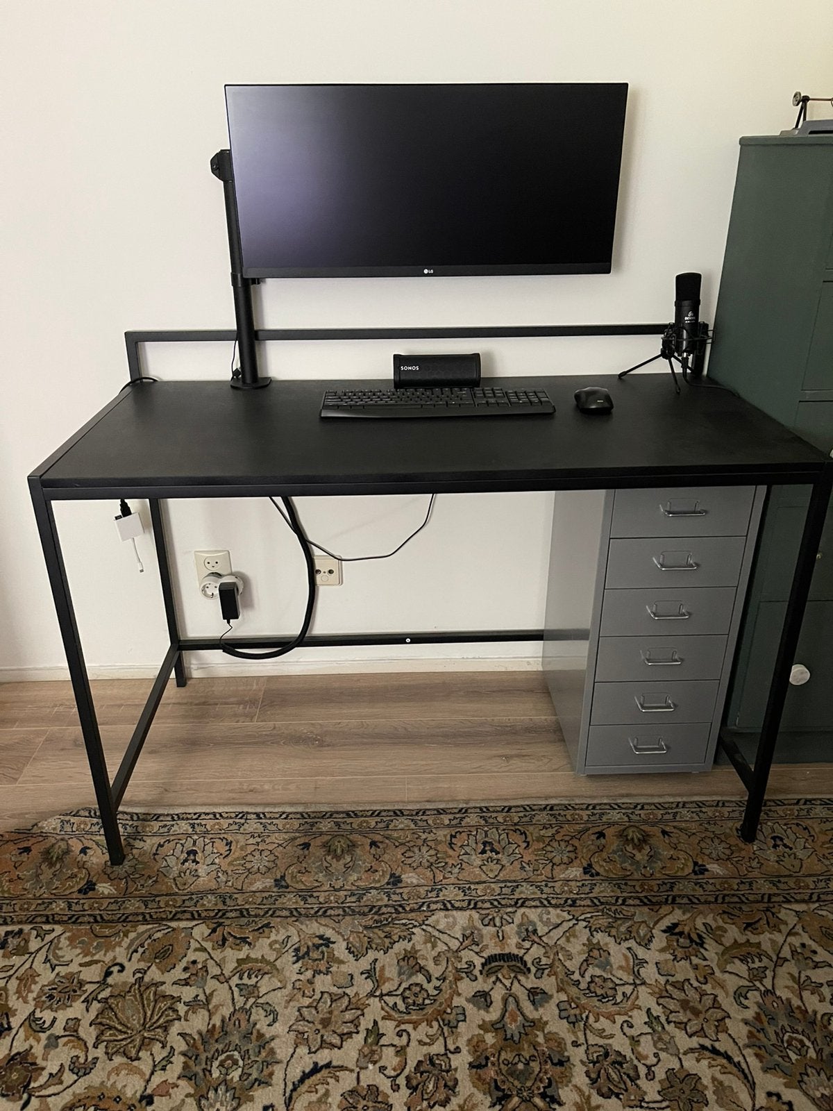 Bureau zwart, Ophalen, 50 tot 100 cm, Zo goed als nieuw, 25 tot 50 cm