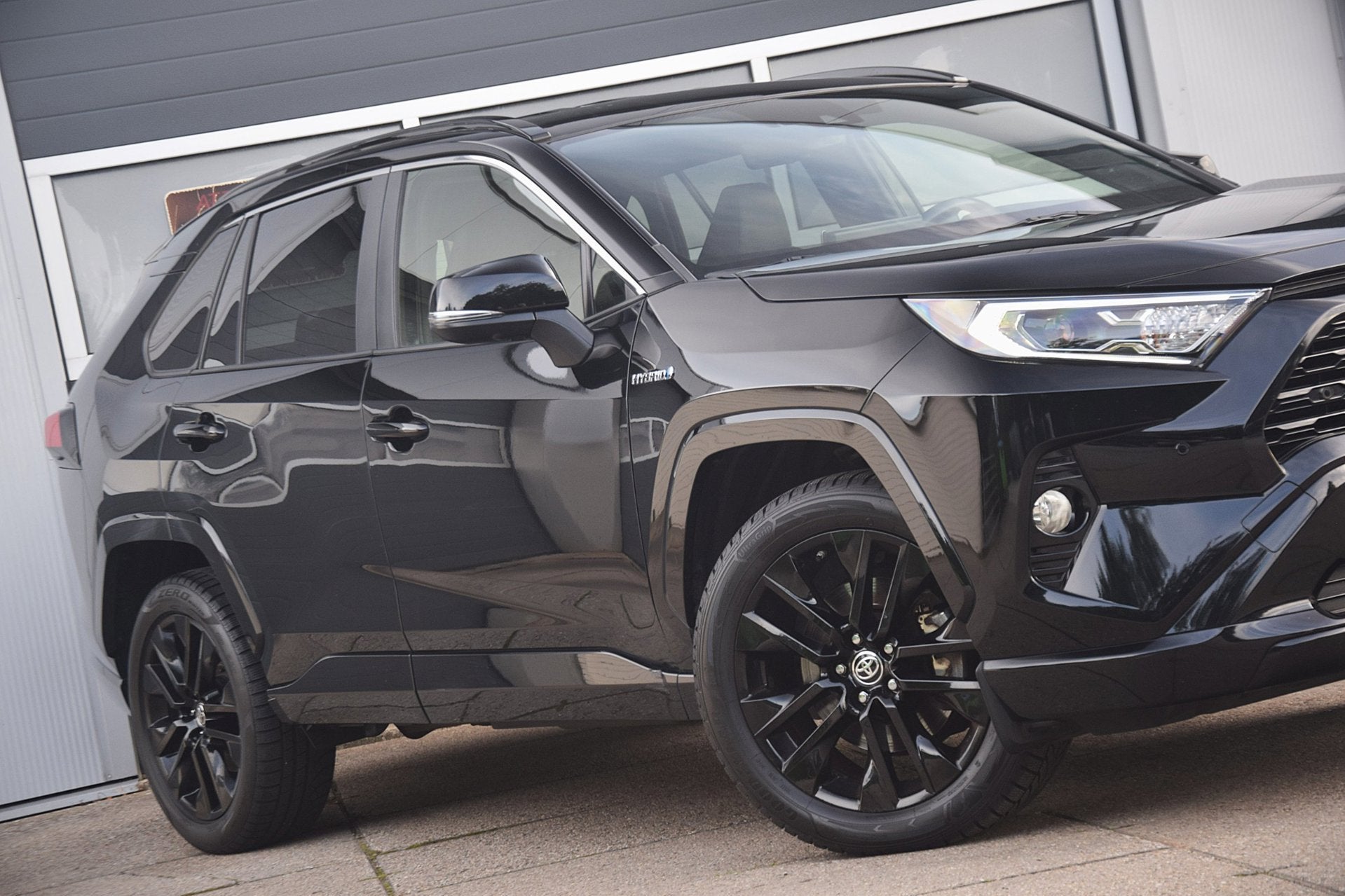 Toyota RAV4 2.5 Hybrid Black Edition ALARM/VERWARMDE VOORSTO, Auto's, Dealer onderhouden, Gebruikt, 4 cilinders, 2487 cc