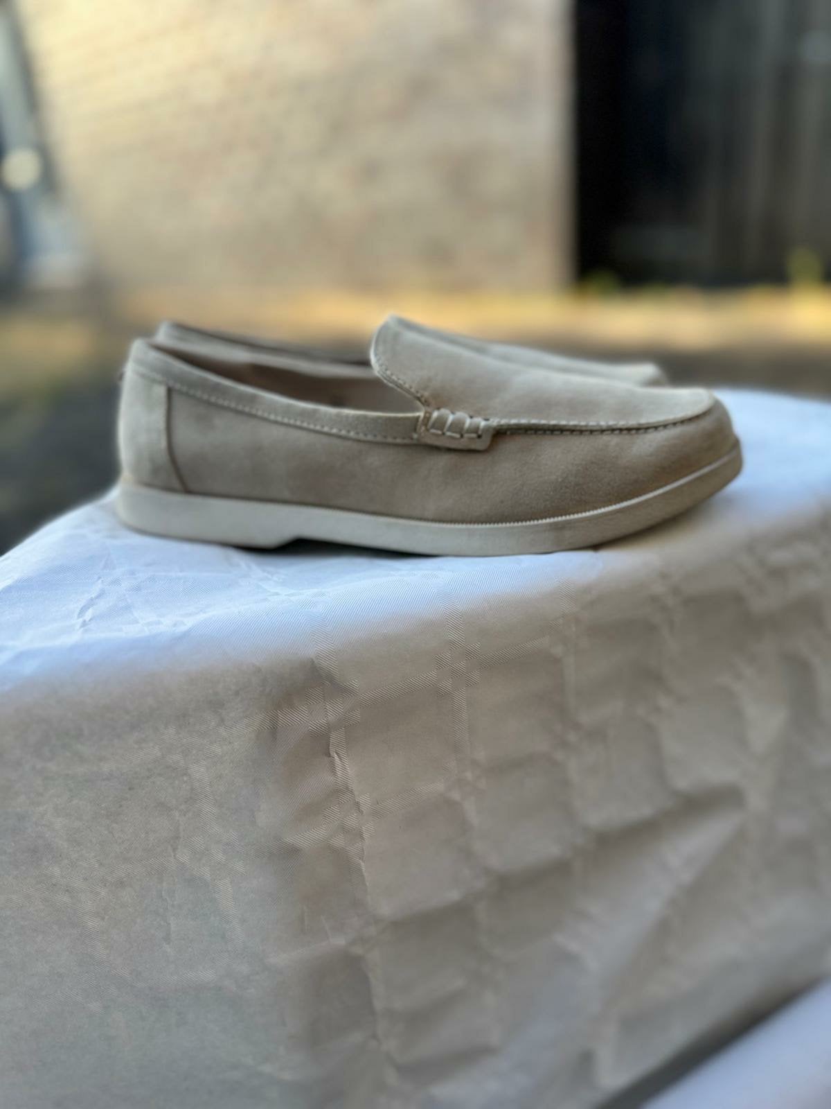 H&M Beige Suède Instappers - Maat 39, Kinderen en Baby's, Kinderkleding | Schoenen en Sokken, Ophalen of Verzenden