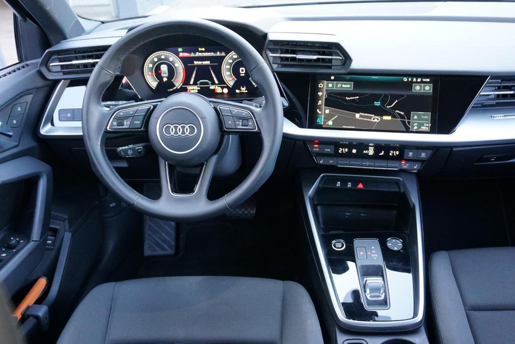 Audi A3 Limousine 30 TFSI Business edition + STOELVERWARMING, Auto's, Audi, Stof, Gebruikt, Met garantie (alle), Bedrijf