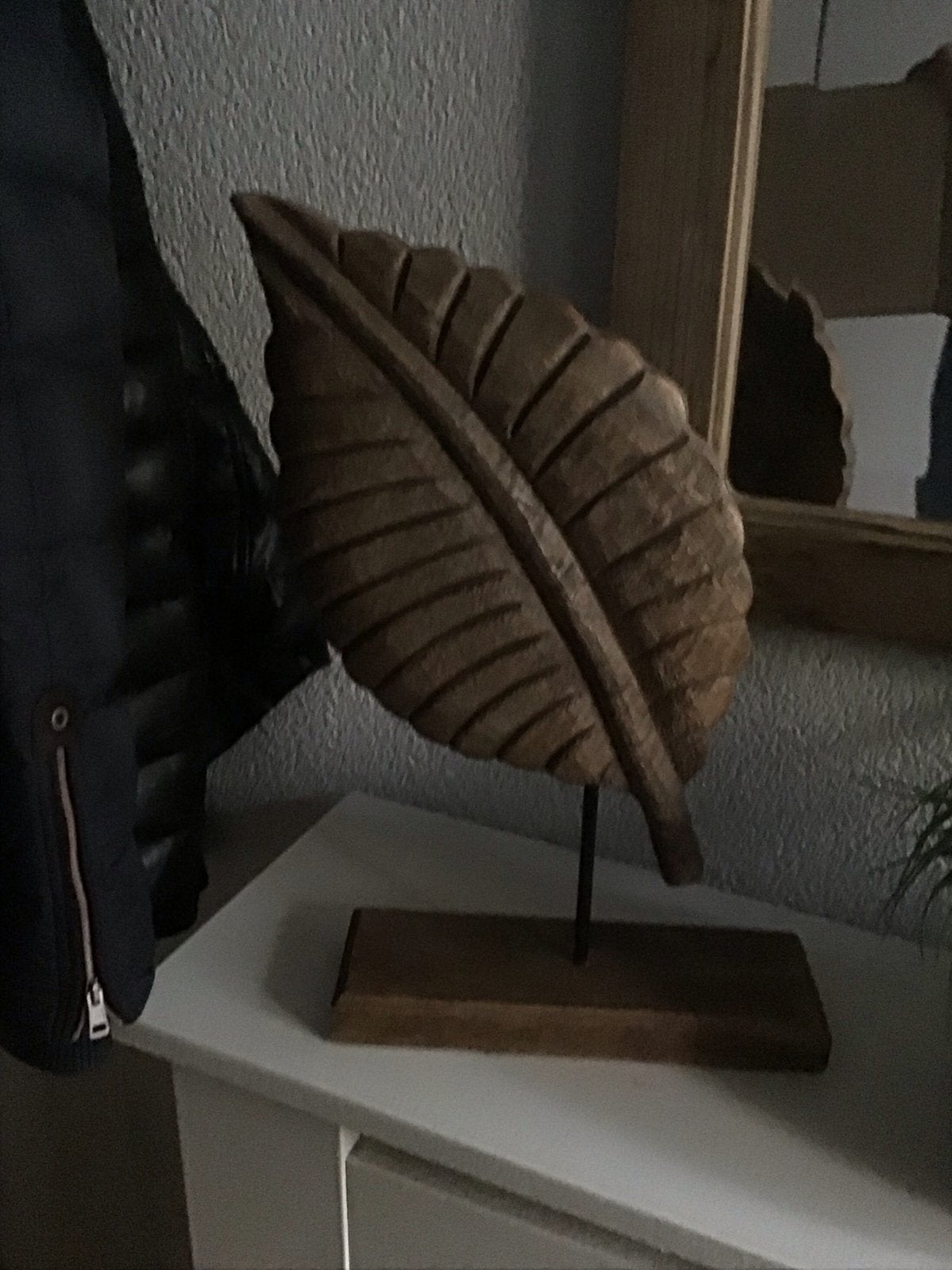 Houten blad sculptuur op sokkel, Ophalen of Verzenden